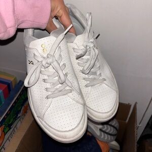 On Running the Roger lifestyle shoe